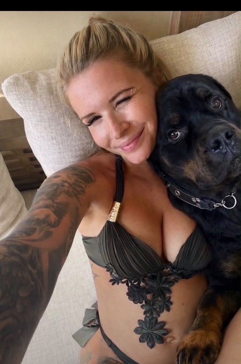 betty09615's tweet photo. Cuddles might later end up ......👀💦🐕 Link in my Bio
#California ##dogknotting #newyork #Trump #dogmom #K9 https://t.co/Frq2ppAs4P