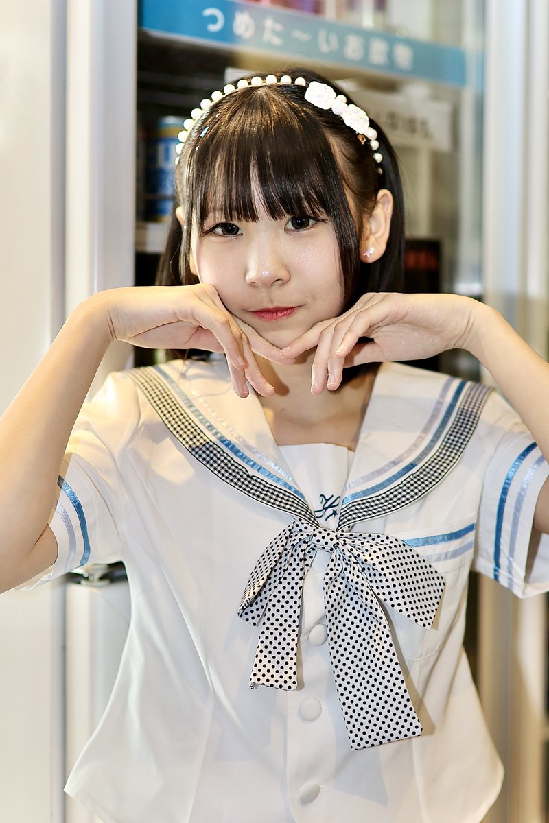 ama1_7k2pxp's tweet photo. #四葉みるく
#みるくの事好きになってみる
@yotsubamiruku 

2026.5.16 撮影

モニベルエンタメラボ #29
〜モニベルミックスジャム〜

Twin Box AKIHABARA／GARAGE〜にて♪
(東京都千代田区外神田)

Lexari♡R 🩵みるく🩵 JS6
　　　　　
物販撮影

📷
EOS R3
RF45mm F1.2 STM
Godox V100-C https://t.co/pyBCpXe4zs