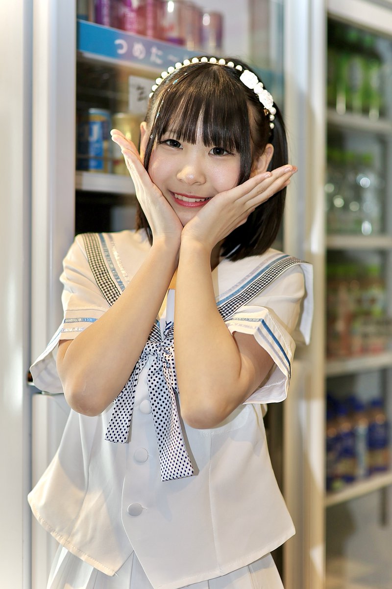 ama1_7k2pxp's tweet photo. #四葉みるく
#みるくの事好きになってみる
@yotsubamiruku 

2026.5.16 撮影

モニベルエンタメラボ #29
〜モニベルミックスジャム〜

Twin Box AKIHABARA／GARAGE〜にて♪
(東京都千代田区外神田)

Lexari♡R 🩵みるく🩵 JS6
　　　　　
物販撮影

📷
EOS R3
RF45mm F1.2 STM
Godox V100-C https://t.co/pyBCpXe4zs