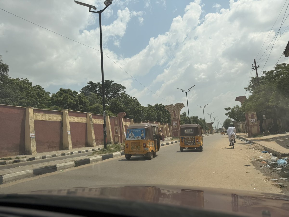 _hafsat_paki's tweet photo. The way I just dey enter Kano state dis days
E reach make una gimme land make I just move here 😂

Nasan duk kunsan nan wurin koh 😂 https://t.co/F4xKOBoMnJ