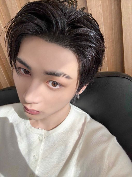 tes4n's tweet photo. 🤍 #태산 https://t.co/lsHESX3Kgi