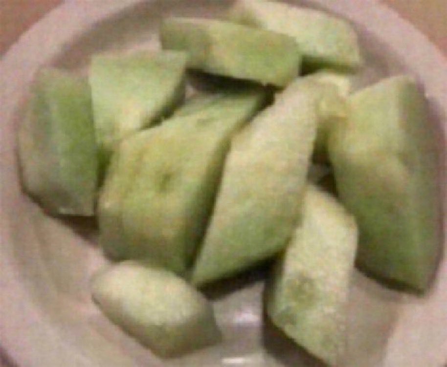 FitClubRicks's tweet photo. Today's fruit honeydew, 2 cups 1" cubes cal 109 carb 26g fiber 3g protein 3g sugar 25g sodium 52mg. https://t.co/No2fwvvDEe