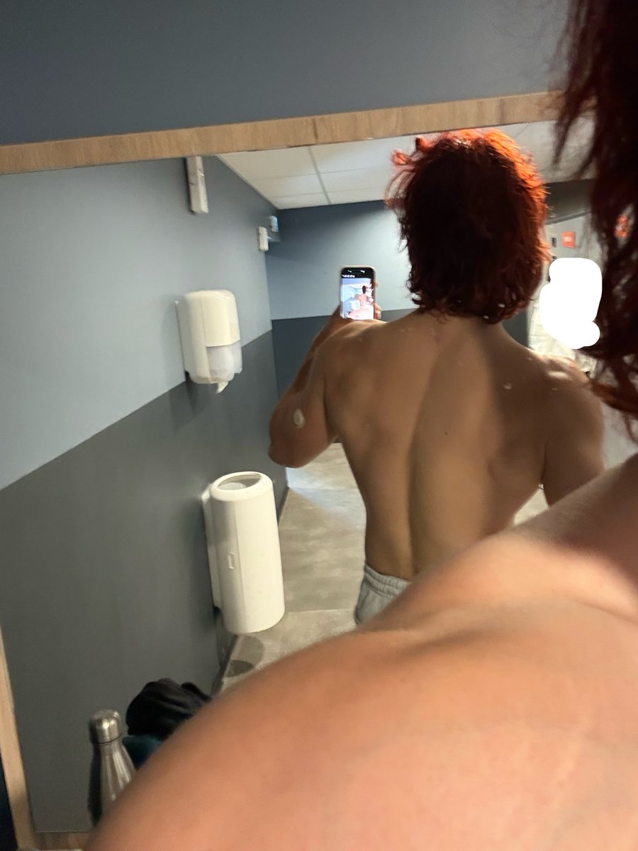 jojofans_000's tweet photo. Séance dos triceps + rapelle épaule 

J’aime pas trop mon physique à l’heure actuelle mais il faut j’me motive à perdre du poids ( j’ai l’impression d’avoir légèrement regresser mais sûrement l’effet Bloat) https://t.co/XzLYpFONRh