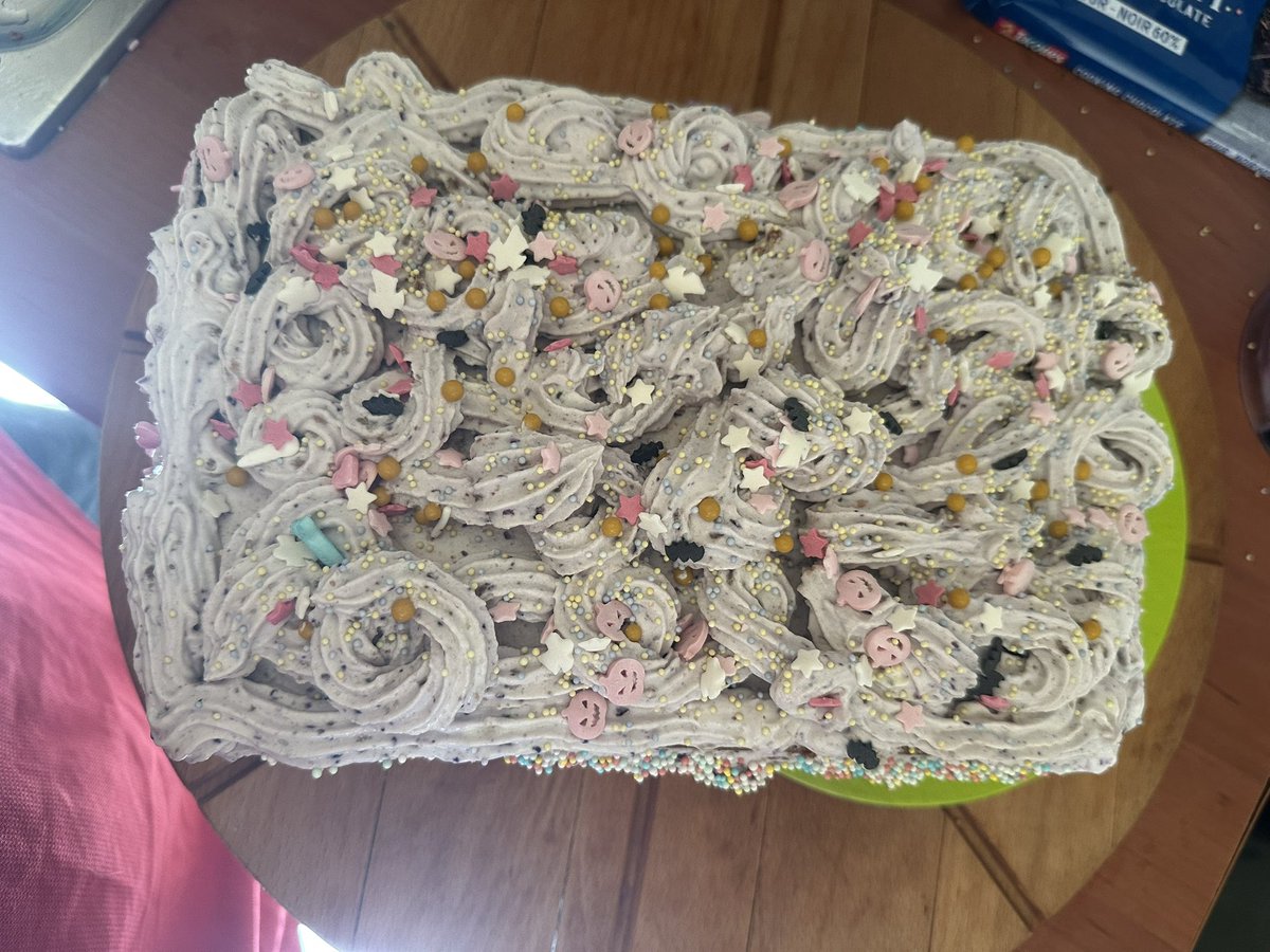 theclankye's tweet photo. Was wondering why my mom was in the kitchen all day, well here’s my birthday cake :’) I’m so happy https://t.co/P4iIqINqbF