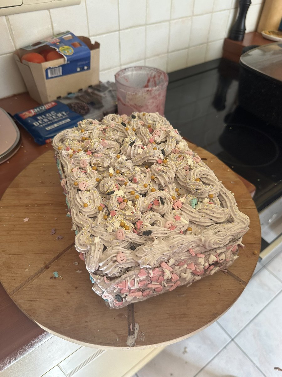 theclankye's tweet photo. Was wondering why my mom was in the kitchen all day, well here’s my birthday cake :’) I’m so happy https://t.co/P4iIqINqbF