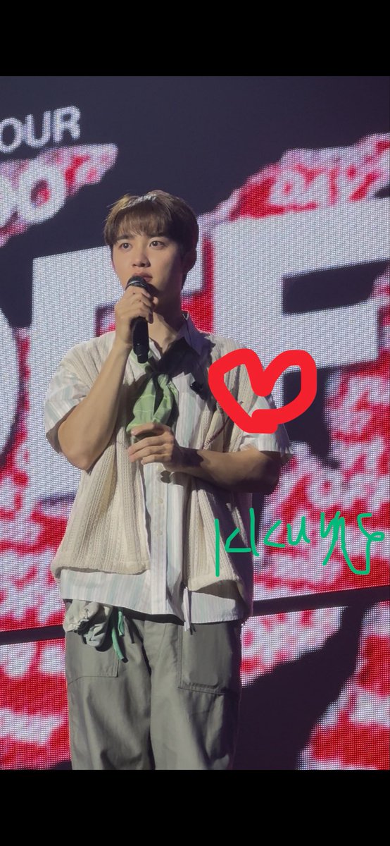 kkuya9's tweet photo. 여전히 동그랗고… 하트입술…. 
#도경수 https://t.co/EegjgwO5sR