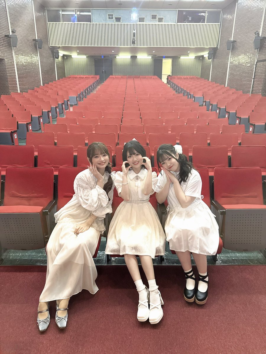 tsumugi_nanase's tweet photo. #もえむぎあーや 『うどんの部』『どんぶりの部』
ご来場ご視聴ありがとうございました！美味しかったー！

昨日に引き続き今日もなこちゃんと一緒でした！嬉しい(*´˘`*)
なこちゃんはメガネに好意的…っと✍️

新たな1年も、もえむぎあーやをよろしくお願いいたします💛💙❤️
いつもありがとう！
#音泉 https://t.co/2Rk543Yh2A