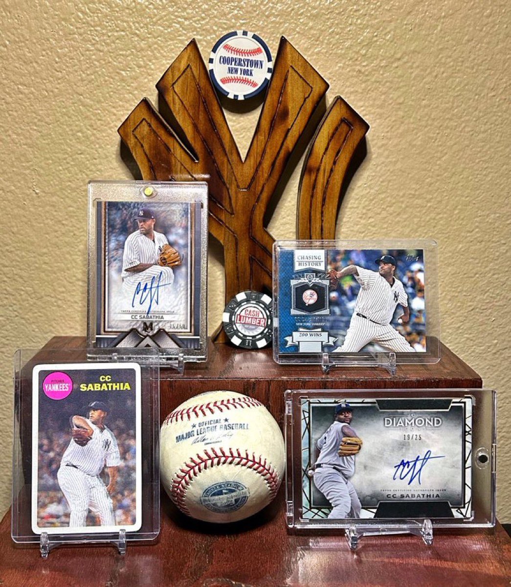 1Cash28's tweet photo. Good Morning!
It’s a Carsten Charles (CC) Sabathia Hall of Fame Sunday flashback edition of #WhatsOnYourDesk.
“From now on it’s Hall of Famer Carsten Charles Sabathia. Dream come true!!! Feeling so blessed 🙏🏾”
-CC Sabathia
#BeTheGood
@CardPurchaser https://t.co/w9DupDLLl9