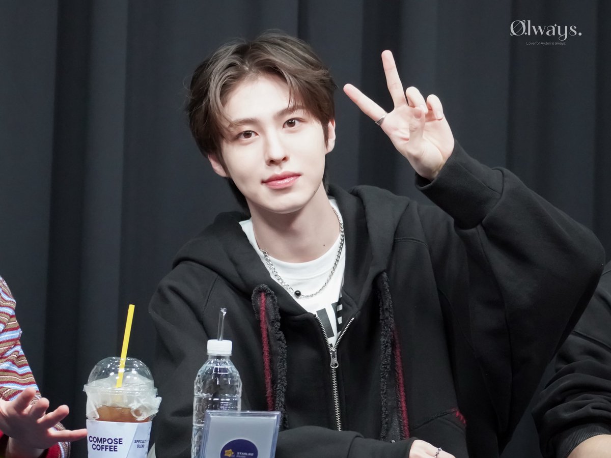 olways_124's tweet photo. 261004 스타라이크뮤직

미모체크 ✅

#에이든 #AYDEN #이펙스 #EPEX https://t.co/EkTYrpiaXw