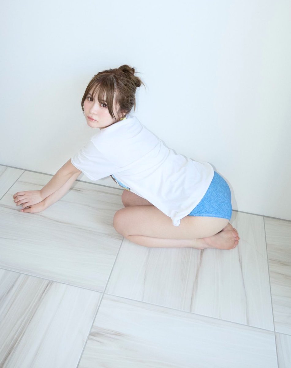aavvp8's tweet photo. この寄せてる胸揉みたくなる💕💢
突き出してるお尻は舌でほじくりたい💕
みんな好きな人DMきて欲しい💕
#オナペ　#連れオナ https://t.co/CtJaXwc0PM