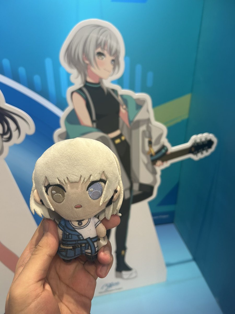Pchy_45's tweet photo. Had tons of fun at bushiroad expo
first time ever being in a event like this and it was surreal

A bit sadge that i didnt win the autograph gacha but hinapiyo waved at me 😭

#bushiroadexpo https://t.co/IVJf2iFJjO