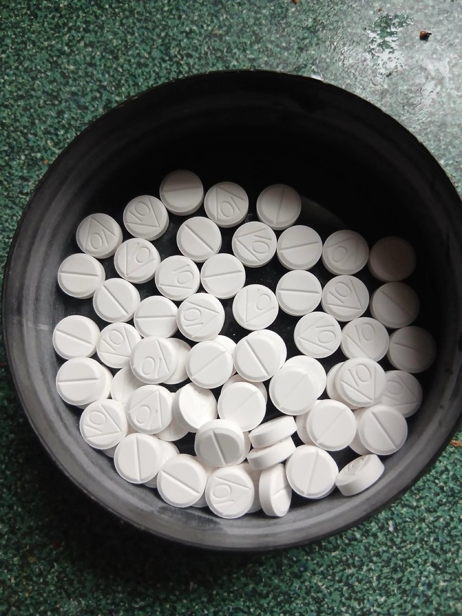 AlyepMartin's tweet photo. Supeudol Sunday, few oxy 10s to get the vibes right 
Supeudol oxys always hit so nicely 🤘💯 https://t.co/z9t2lgeZ7v