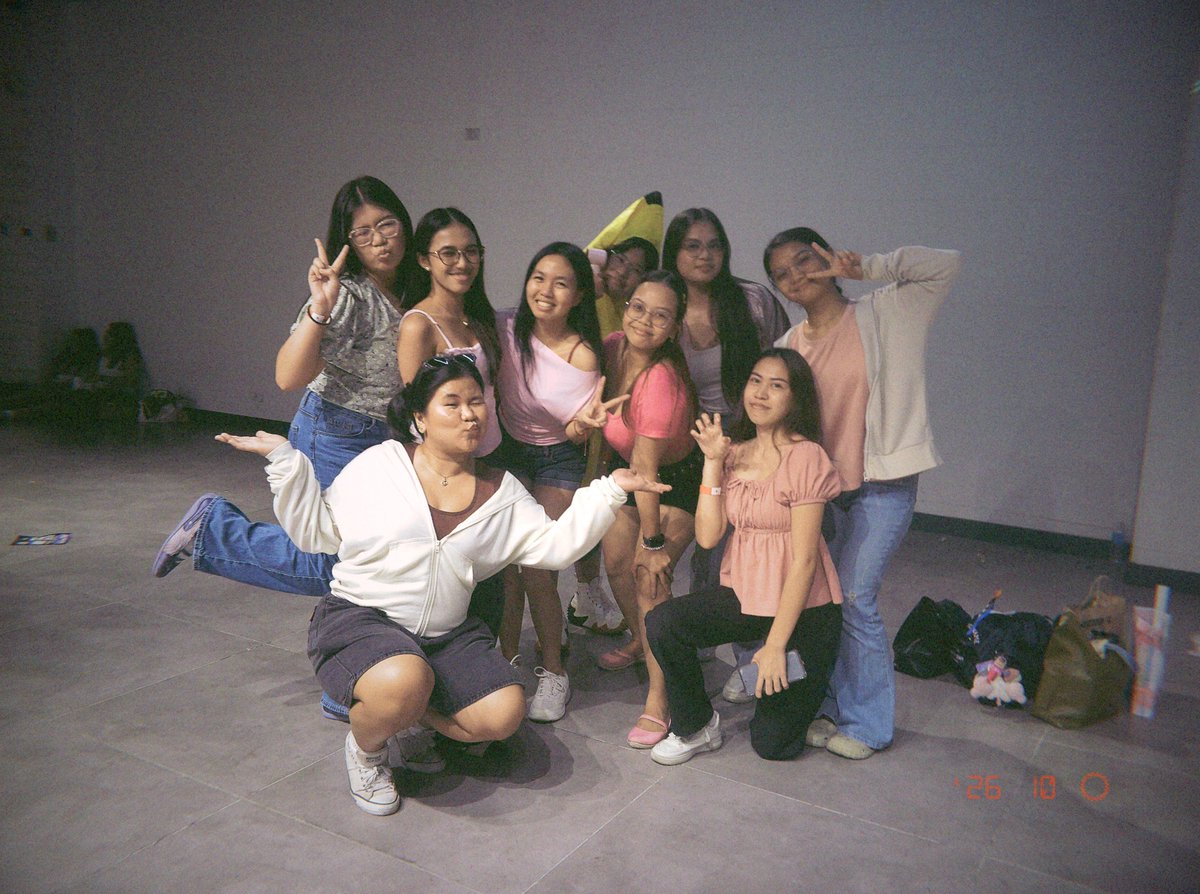 sparkyeomie's tweet photo. #everyHANNIEday lf cuties na may sariling party sa trading center Huhuhuhu 🥹💛 https://t.co/Z9kxPUWW25
