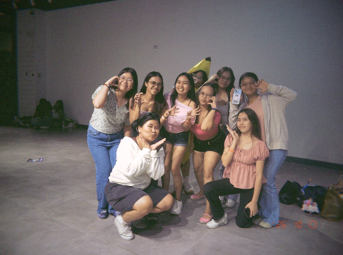 sparkyeomie's tweet photo. #everyHANNIEday lf cuties na may sariling party sa trading center Huhuhuhu 🥹💛 https://t.co/Z9kxPUWW25