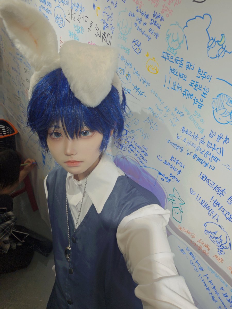 tenningkitty's tweet photo. 티비 속 니가좋아한다는 그 놈 목소리는
흐어 너무 크잖..아!

#악월 #AKUGETSU https://t.co/JPcdqv1w4W