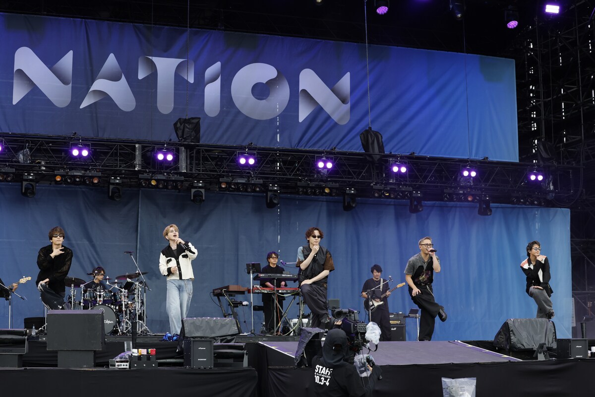 natalie_mu's tweet photo. 🔹🔹🔷「a-nation」ライブレポート🔷🔹🔹
#浜崎あゆみ とAK-69が「SEASONS」でコラボ
浦田直也と「WOW WAR TONIGHT」熱唱🎤✨️

Da-iCEがでっかい花火打ち上げ
ワンエンTETTAは11年越しの夢叶う

⏬詳細・ライブ写真多数 #anation2026
https://t.co/mLevLzURLj https://t.co/sqEf4kjPCQ
