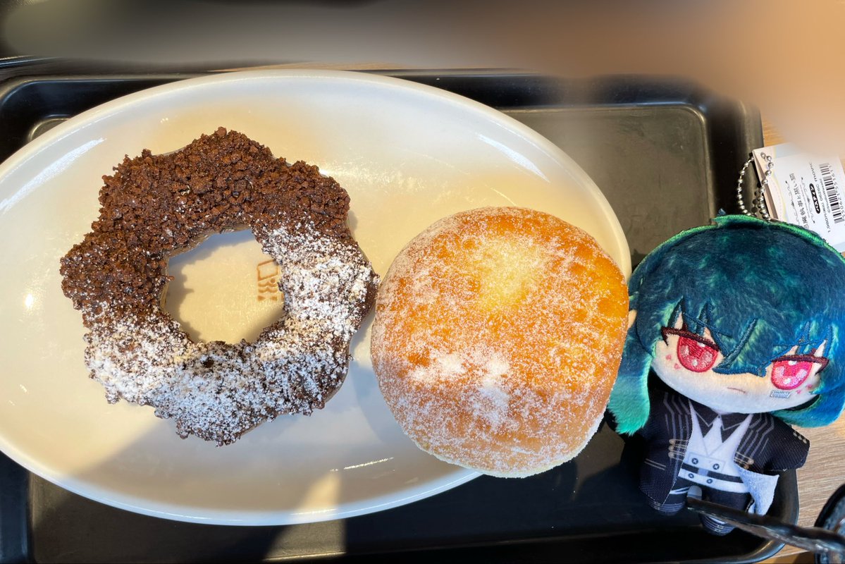 2sumcx's tweet photo. とある日に、バスティンくんと休憩がてら、ミスドにGO🍩
美味かった😋
 #あくねこ
 #バスティンくん https://t.co/jd4zZlidpk