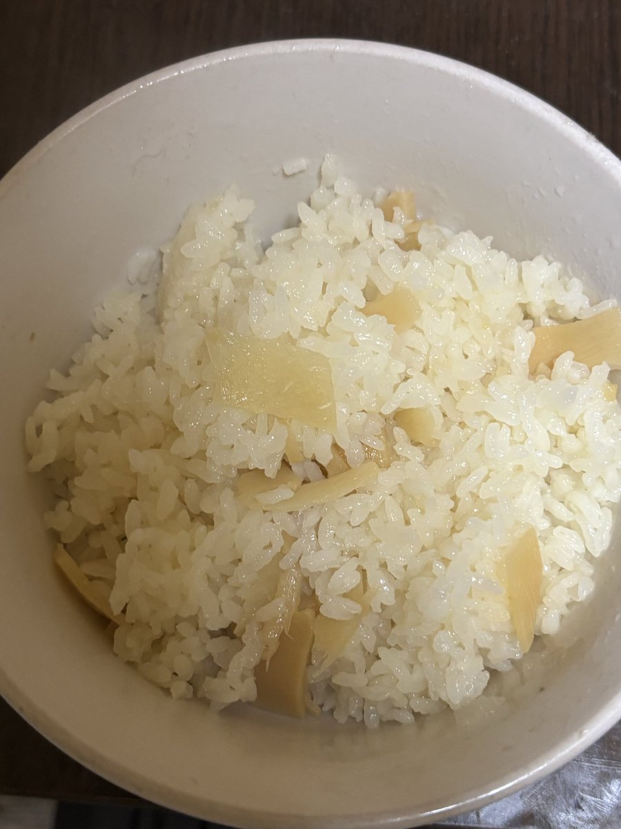 raruuna39's tweet photo. たけのこご飯🍚🙄白菜卵炒め🪺卵味噌汁🪺 https://t.co/fl77j3yLIe