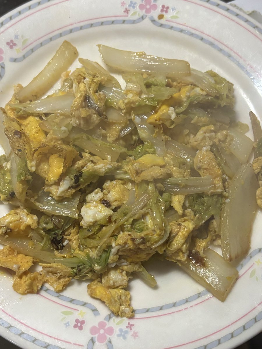 raruuna39's tweet photo. たけのこご飯🍚🙄白菜卵炒め🪺卵味噌汁🪺 https://t.co/fl77j3yLIe