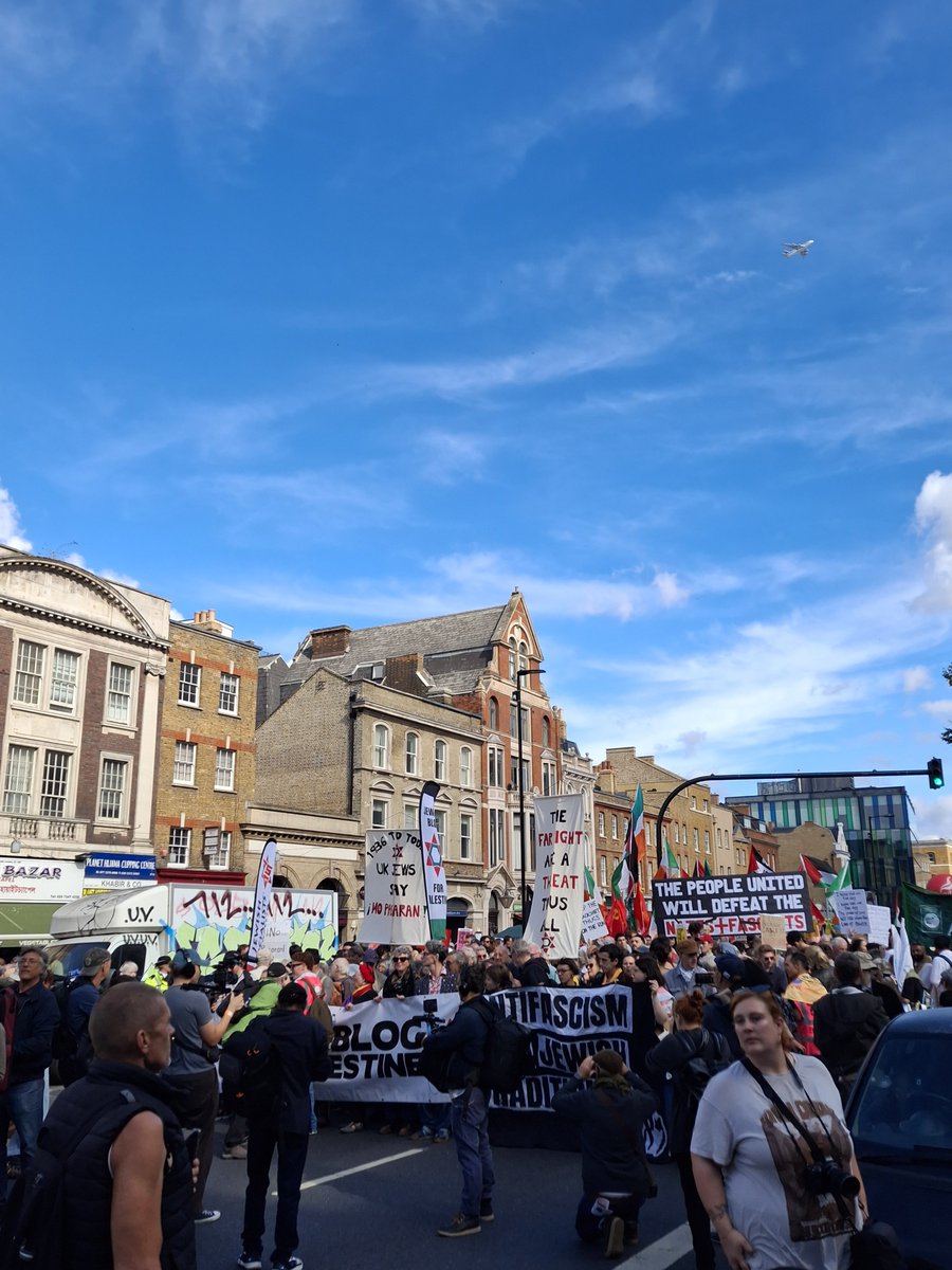 uaf's tweet photo. #CableSt90 march forming up!

@AntiRacismDay @Searchlight_mag https://t.co/eGSP7ztihM