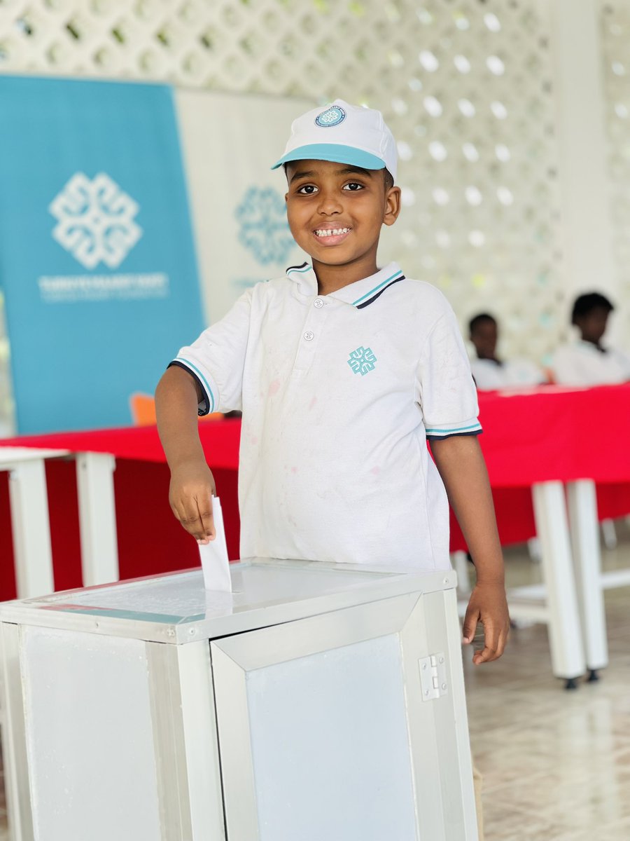tmfsomalia's tweet photo. 🎉 Hambalyo Madaxweynaha Cusub ee Ardayda – KM4! 🇸🇴

Dugsiyada Caalamiga ah ee Maarif Soomaaliya – Xarunta KM4, ayaa si guul leh u qabatay Doorashada Madaxweynaha Ardayda ee sannad-dugsiyeedka 2026–2027.

Doorashada waxaa ka qayb galay shan xisbi oo arday ah, kuwaas oo mid kasta soo magacaabay musharrax u tartamaya xilka Madaxweynaha Ardayda. Dhammaan ardayda heerarka kala duwan ee dugsiga ayaa ka qayb qaatay habka codbixinta.

Kadib doorasho si wanaagsan oo tartan leh u dhacday, waxaa loo doortay Abdullahi Mohamed Ali, oo ah arday dhigta fasalka 9A, inuu noqdo Madaxweynaha Ardayda ee Xarunta KM4. 🗳️🎓

👏 Hambalyo Madaxweyne Abdullahi Mohamed Ali!

Waxaan kuu rajaynaynaa guul, xikmad iyo hoggaan wanaagsan xilka cusub ee laguu igmaday. Allaha kugu garab galo gudashada mas’uuliyaddan.

Hambalyo dhammaan musharraxiintii iyo ardaydii ka qayb qaatay geeddi-socodkan dimuqraadiyadeed! 🇸🇴👏

🎉 Congratulations to the New Student President – KM4! 🇸🇴

The International Maarif Schools of Somalia – KM4 Campus successfully held the 2026–2027 Student Presidential Election.

Five student parties participated in the election, with each party nominating a candidate for the presidency. All students from different grade levels took part in the voting process.

After a competitive election, Abdullahi Mohamed Ali, a student from Grade 9A, was elected as the Student President of KM4 Campus. 🗳️🎓

👏 Congratulations, President Abdullahi Mohamed Ali!

We wish you success, wisdom and strong leadership in your new role. May Allah guide you and support you in carrying out this responsibility.

Congratulations to all the candidates and students who participated in this democratic process! 

#MaarifSchools 
#KM4Campus #StudentElection 
#StudentLeadership