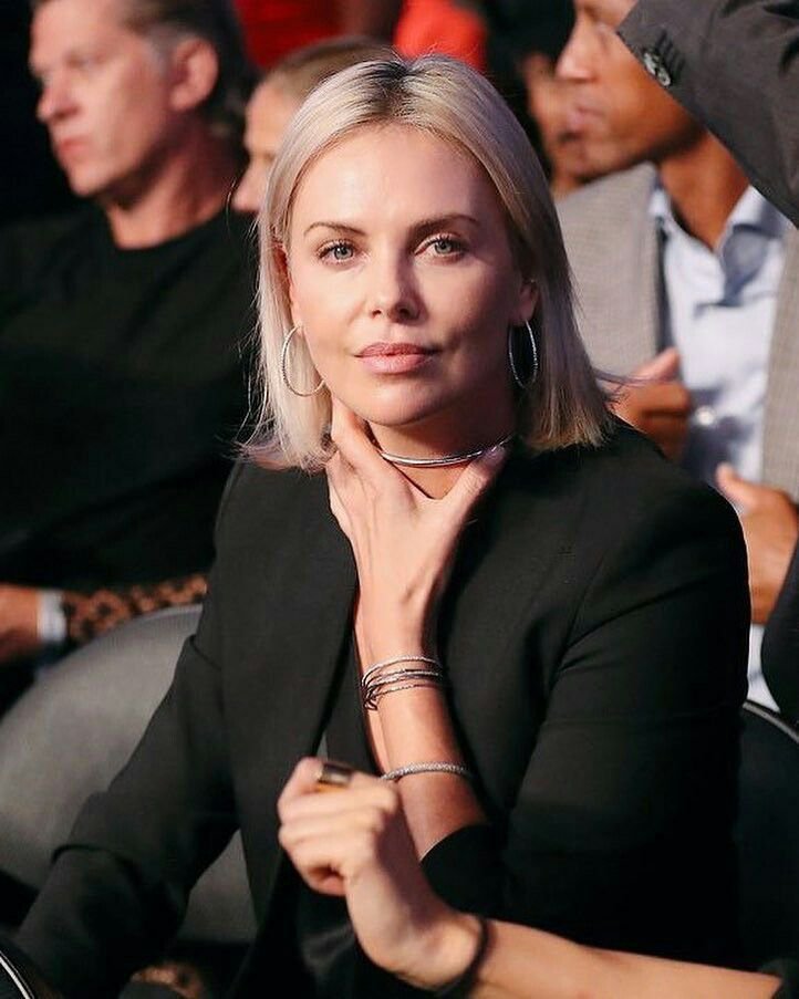 Charlize0usf's tweet photo. Familiar 😺 https://t.co/PcNTdQ0S57