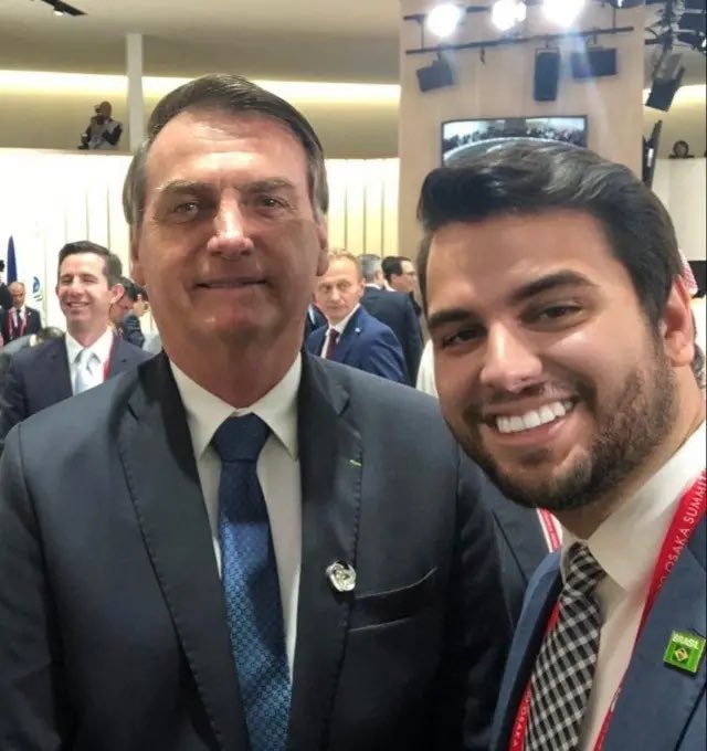 pauloap's tweet photo. Hoje o voto é por esses dois heróis aqui

E por tantos outros que sofrem sem terem cometido nenhum crime

Hoje é 2️⃣2️⃣ https://t.co/V9uo5fBX8z