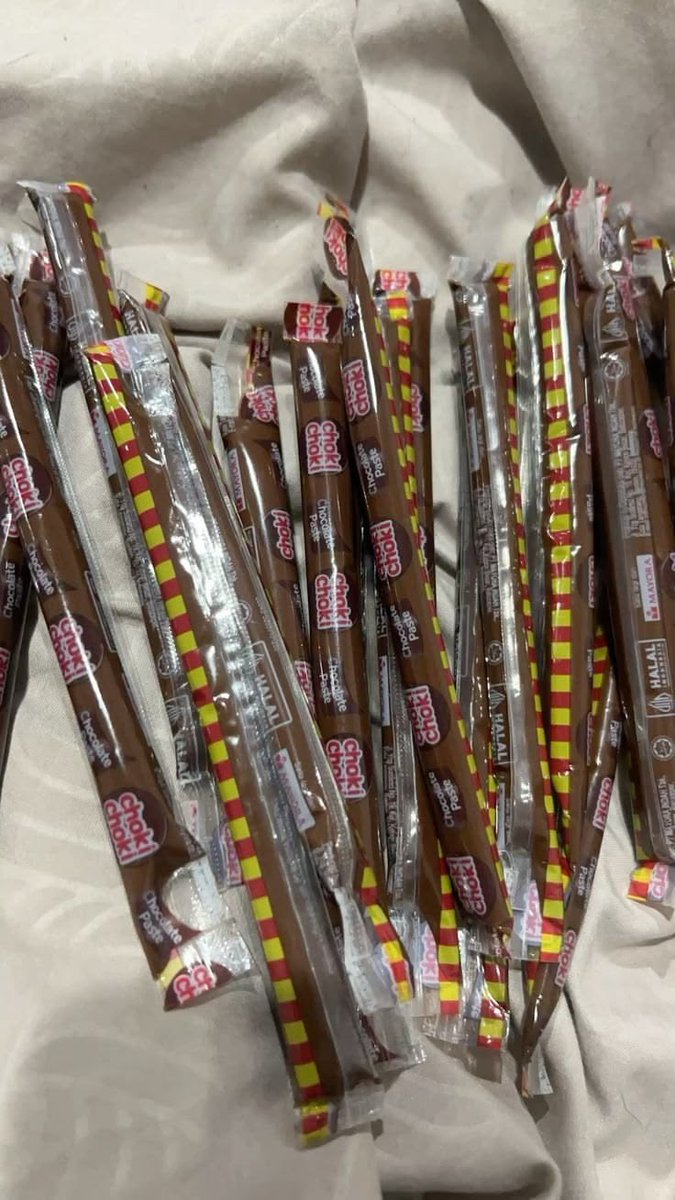 hopefulhob's tweet photo. ada yang suka cemilan ini? 🍫🍫

rate 1-10 cobaa 🤤 https://t.co/urQrKplgdG