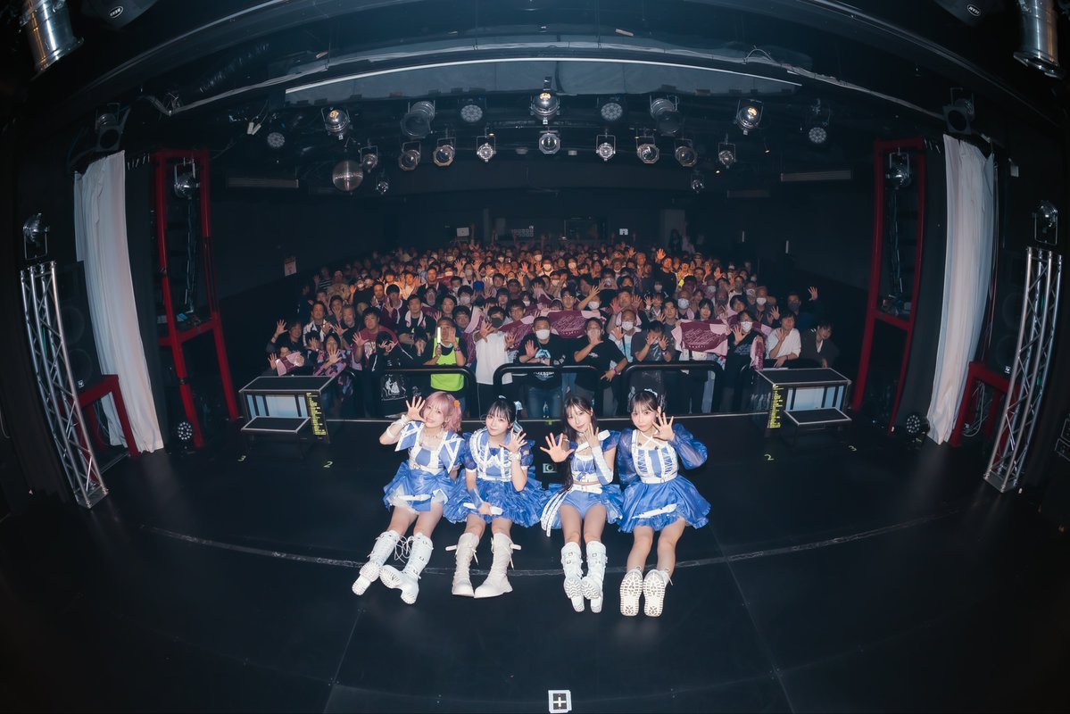 yosugala_info's tweet photo. 「yosugala tour 2026」
広島 LIVE VANQUISHありがとうございました🍁🌙

広島でみなさんと過ごせた最高の時間！
たくさんの笑顔と声をありがとうございました✨

ツアーはまだまだ続きます✈️
次は10/10(土) 宮城・仙台Rensa！

仙台でもお待ちしています🌙

#yosugala #yosugalatour2026 https://t.co/2iEiAjHlUo