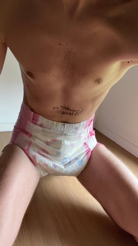 AngleVaron23754's tweet photo. If you submit to me you will end up like this!

Using diapers everyday, being pimpi out on Grindr, devoted and obsessed with me

Grindr Anydesk Cockhold Kidslox Bratpig Piggies Subbies Slavepig CEI Sph https://t.co/9EvOUzXoxB