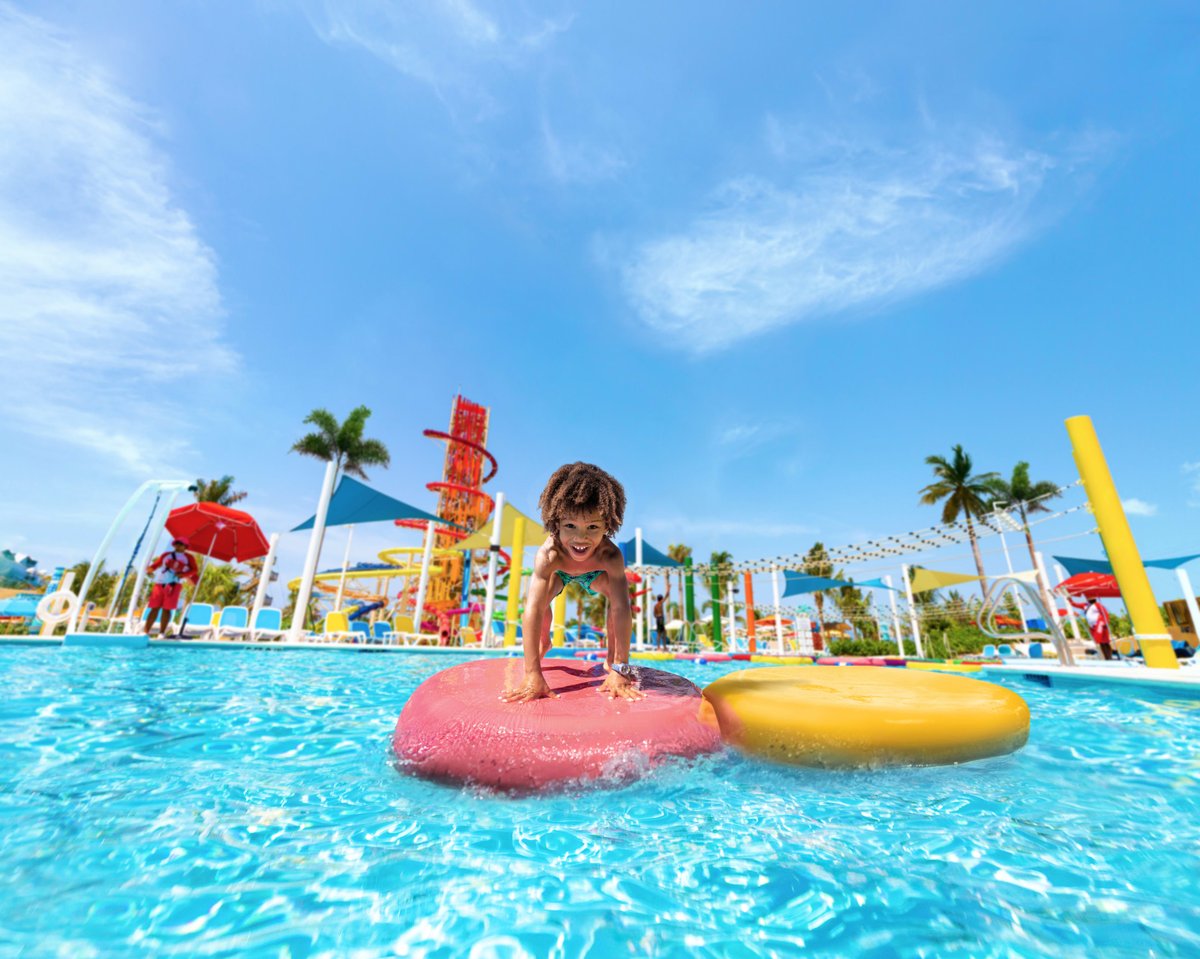 BSTvacations's tweet photo. 🗽 From NYC, Oasis of the Seas redefines vacations with 27 dining spots, epic entertainment, and the Ultimate Abyss ten-deck slide, plus visits to Perfect Day at CocoCay and the NEW Royal Beach Club Paradise Island. Only on Royal Caribbean — sailing from Cape Liberty May 2026. https://t.co/oC5jxF97W3