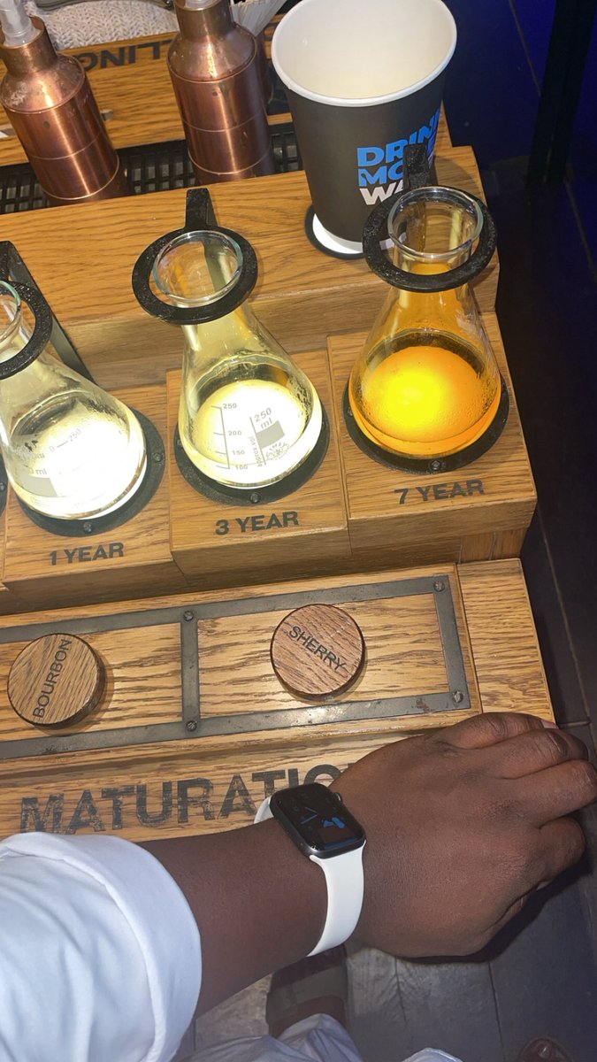 UncleOsas_'s tweet photo. My weekend as an alcohol retailer  👌🏽 https://t.co/frZdmzZqek