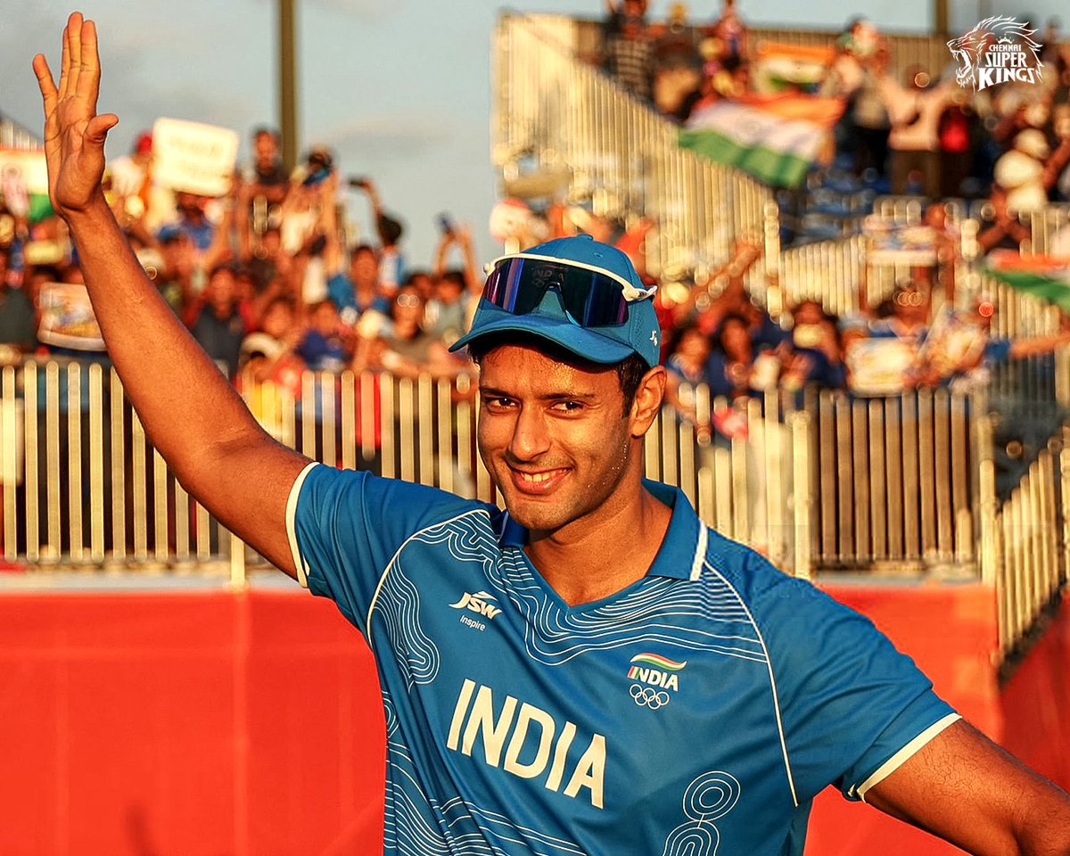 ChennaiIPL's tweet photo. Shivam is happiest with the fans! 💛🥳 

#WhistlePodu #AsianGames https://t.co/vcujPqzzRU