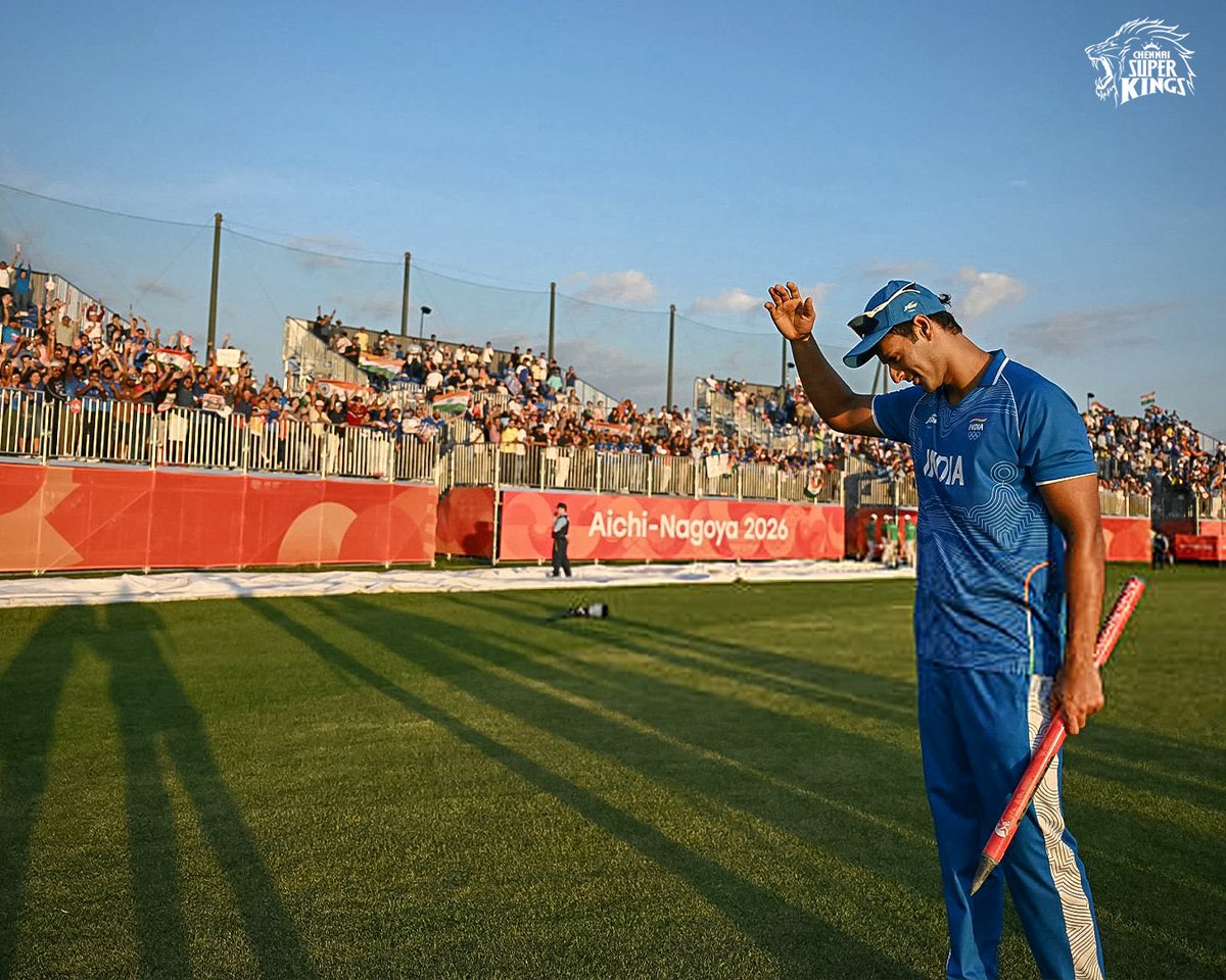 ChennaiIPL's tweet photo. Shivam is happiest with the fans! 💛🥳 

#WhistlePodu #AsianGames https://t.co/vcujPqzzRU