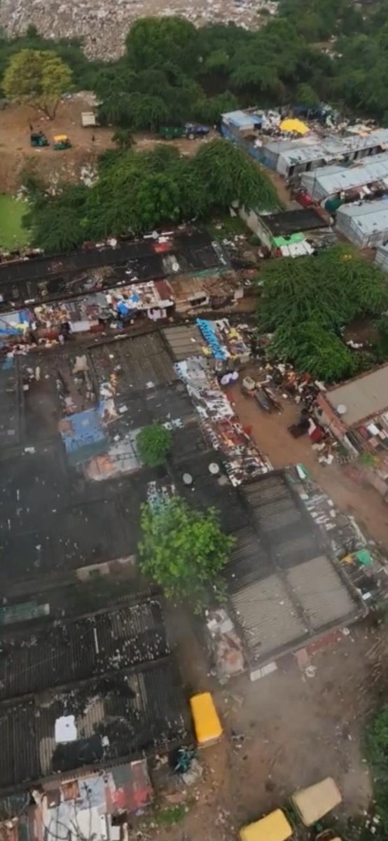 rajeshdalal's tweet photo. @GauriSarin @PMOIndia 16. Illegal establishments in BIO diversity park .
17. C&amp;D dump mountain in progress in bio diversity park . https://t.co/uc2F9P17QQ