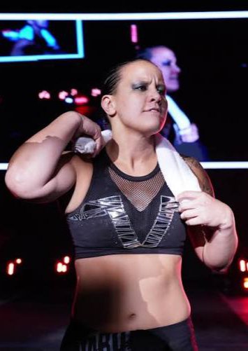 AMari552's tweet photo. Happy Sunday Baszler 
Queen of Spades 👑⚔️♠️ 
@QoSBaszler https://t.co/BrhlYFvzbu