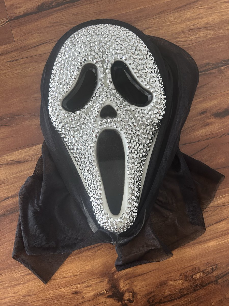 DemiDevil65's tweet photo. who sent me this 😂😂 https://t.co/1hMDwqEdAI
