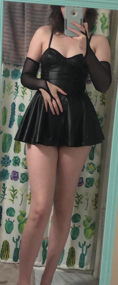 Saras95x's tweet photo. feeling like a sapphic goddess in this #wlw #bi #lesbian https://t.co/CjEGfXeHDg