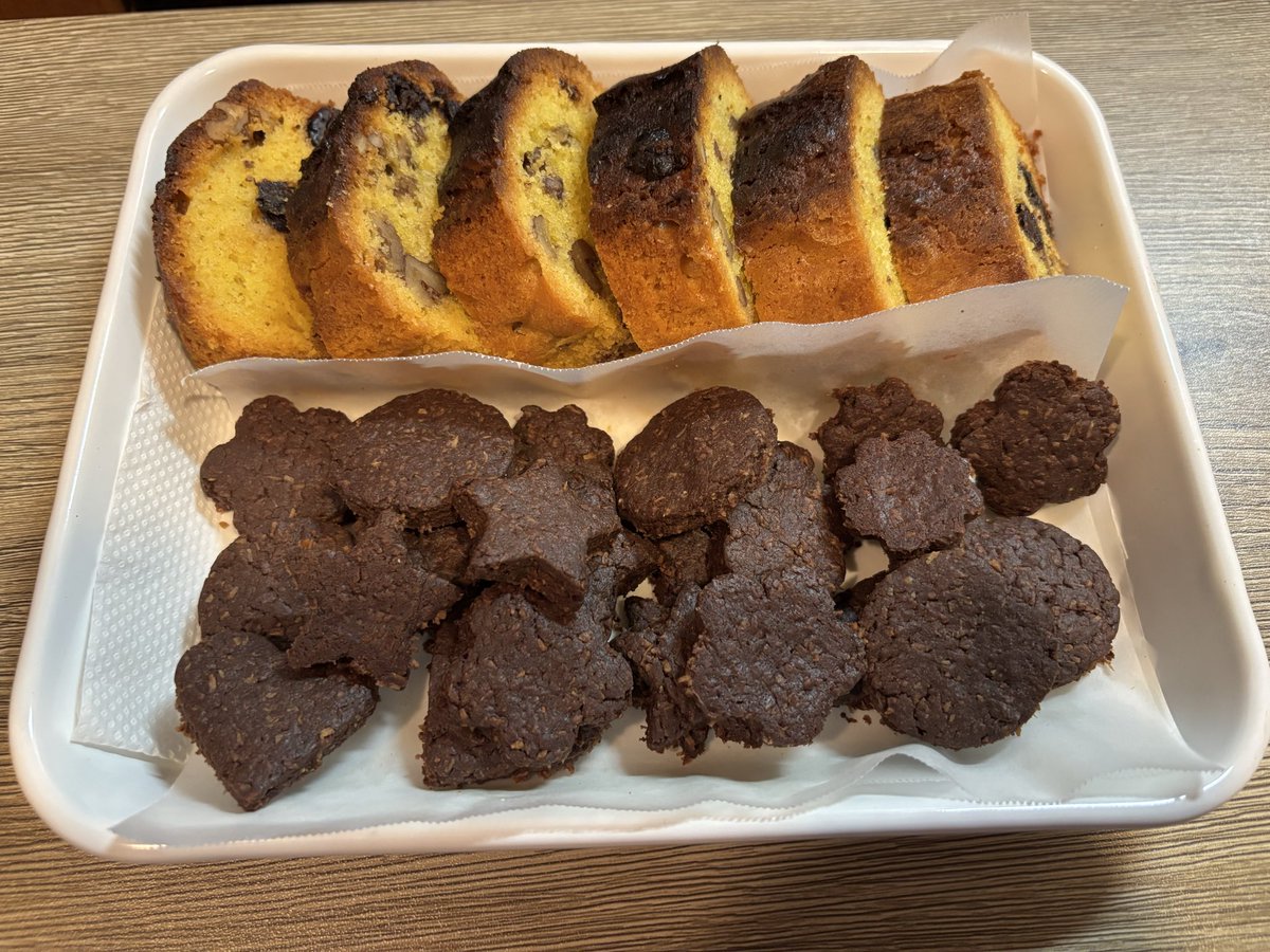 maun_moun's tweet photo. ストレス発散day2、マカロンに使わない卵黄消費レシピ https://t.co/BvchFBoqZF