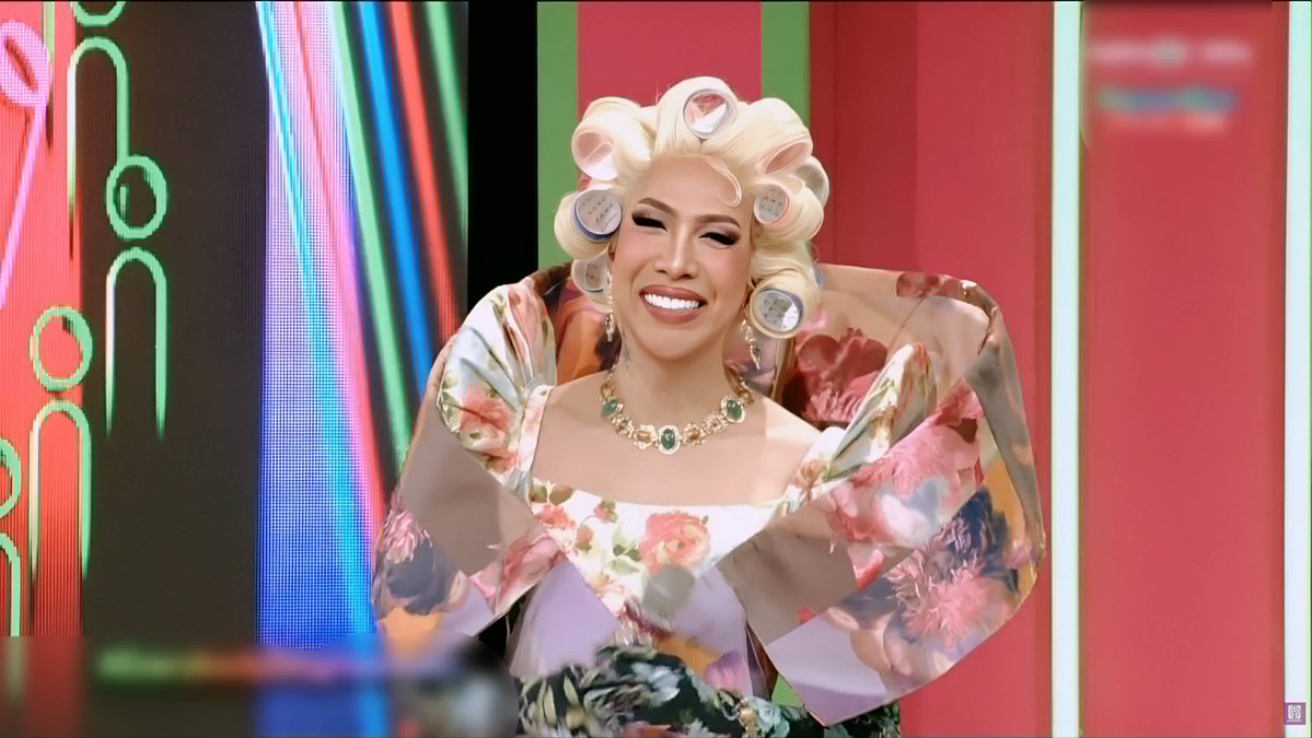 rsplawers's tweet photo. #EverybodySingPH season finale tonightttttt!!! while waiting im gonna post favorite looks this season yay
#EverybodySingTV5
#ViceGanda | Vice Ganda https://t.co/TqhiwuM2C8