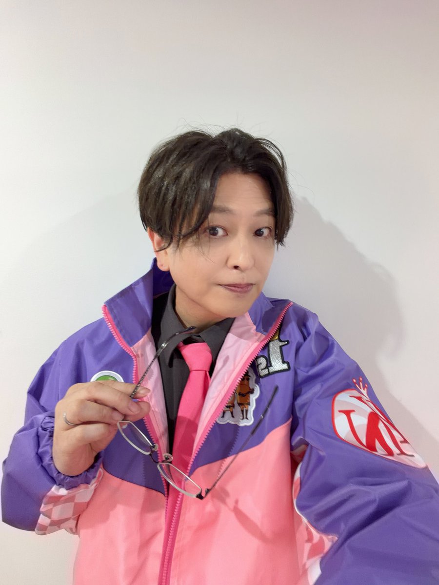 mdrkw_hikaru's tweet photo. 楽しかったなぁ♪
今日は右大将リリアを連れて行ったよ☺️ 折角なので、加藤クンと右大将リリアとで記念撮影🐉🦇まさかのピンクで揃ってるのいいね💕　そしてあの可愛いジャケットでもパシャリ♪ 皆んなリリアお迎えしてねぇ😊
夜の祝福あれ🌙 https://t.co/KVJOhbSjpm