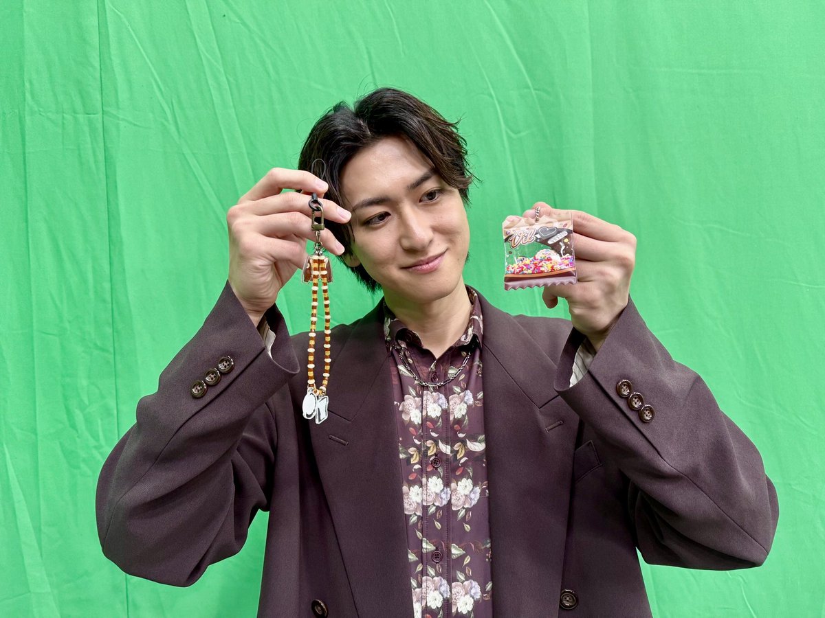aibatchi's tweet photo. 『ディズニー ツイステッドワンダーランド チャンネル』
ご視聴ありがとうございました！

久しぶりのツイチャンアベマ、楽しかったー！

シュガーラッシュの世界、そしてヌガー様🍬
これからの展開が楽しみですね✨

明日17:00からはヴィル様のピックアップ召喚も👑
ぜひお迎えしてください🪄

#ツイステ #ツイチャンアベマ