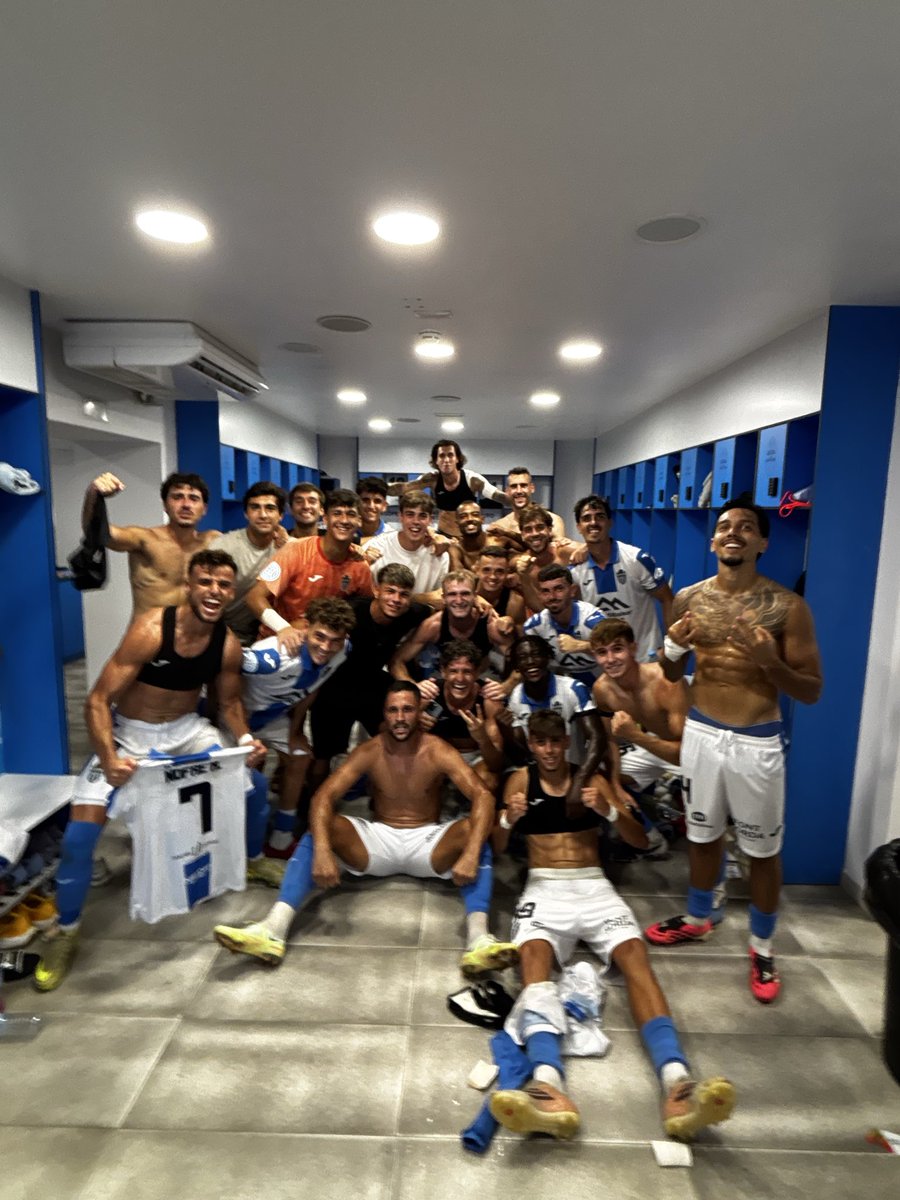 atleticbalears's tweet photo. La 𝑭𝑶𝑻𝑶 del +3  🫂🤍💙

VAMOSSSSS https://t.co/TnxGJm6HY5