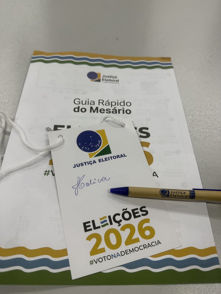 JuniorHoliver's tweet photo. Domingou diferente por aqui 😂🗳️🇧🇷
#Eleições2026 #Mesário #Domingou #Brasil #PartiuTrabalhar #SóVai #DomingoDiferente https://t.co/xnNDTwVkOr