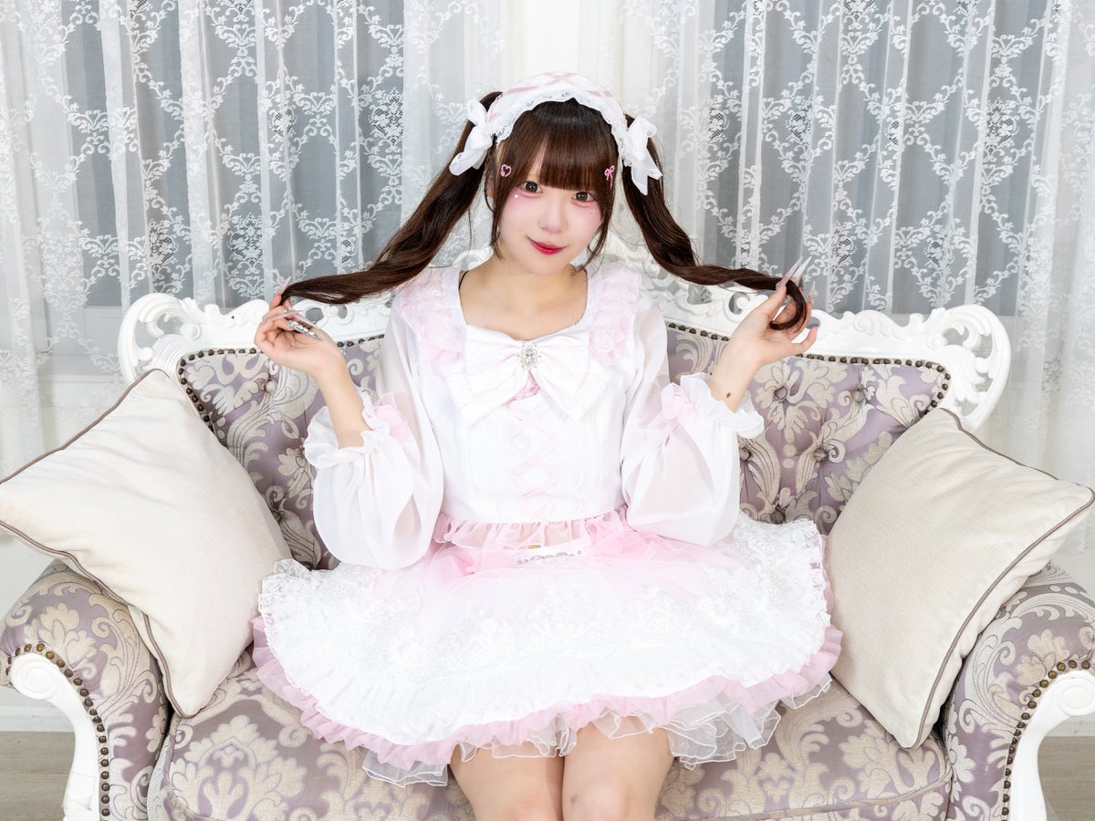 cosmelty_'s tweet photo. †❤︎ Cosmelty VISUAL ❤︎† 

⟡朱乃はな┊𝐒𝐡𝐮𝐧𝐨 𝐇𝐚𝐧𝐚(@cosmelty_hana ) 
⟡誕生日┊𝟏𝟎/𝟐𝟖 
⟡担当カラー┊𝐏𝐈𝐍𝐊🩷 https://t.co/J83BRNlOvf