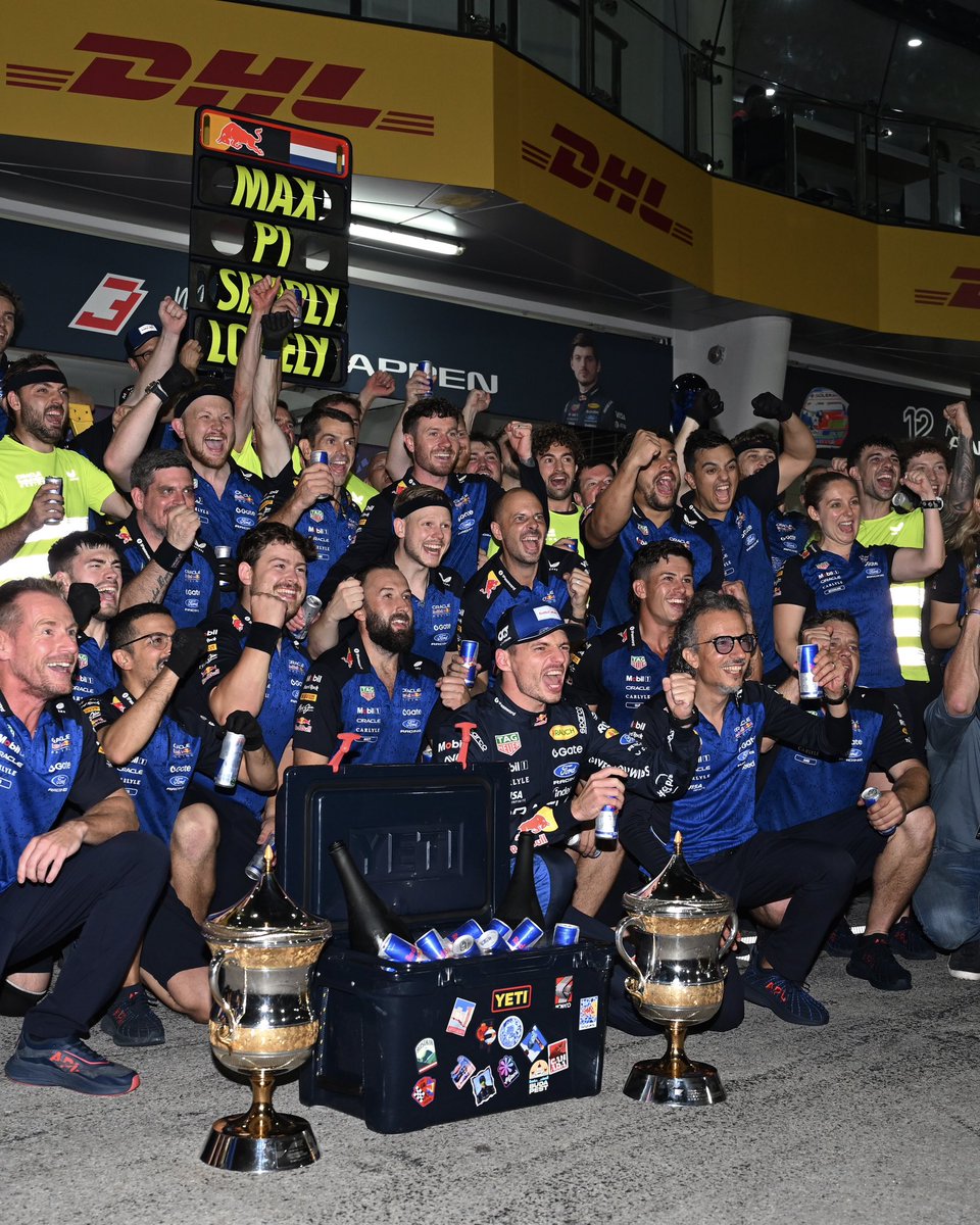 redbullracing's tweet photo. 💙💪

#F1 || #BahrainGP https://t.co/lIZdQjg0H5
