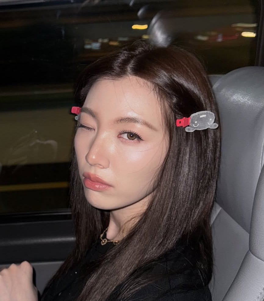 KMayaKwangbae's tweet photo. คุณหนูออมชอบชินจังตั้งแต่เมื่อไหร่ลูก👀
คนที่ไม่เคยดูชินจัง แต่แฟนชอบชินจัง แฟนเรียกออมว่า โบว์จัง แฟนหน้าเหมือนชินจัง
เข้าใจคุณหนูออมทุกอย่าง https://t.co/HD5CrFQw8F