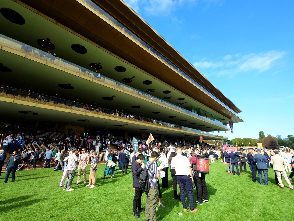 jikts's tweet photo. 4年連続で #凱旋門賞 現地観戦。日本馬は応援しつつも馬券は別で。最後の1頭に悩んで、サンダリングオンとフレンドリーソウルは切った。
◎ダリズ
◯カルパナ
▲ヴァランディール
△モルティーズクロス
△ミニーホーク
△サダッド
△ベンヴェヌートチェッリーニ https://t.co/4B5y0rZQC4