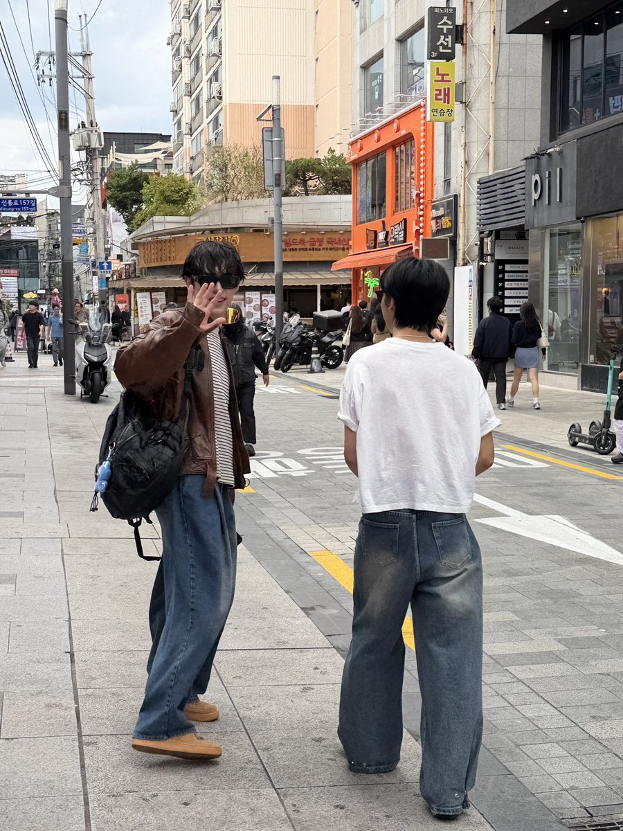 chiiyjn's tweet photo. 아까 크루랑 주환이 우연히 마주쳣어요.. 🥹
시간 좀 지나서 올림미당🫰🏻🫰🏻

#AxMxP #크루 #주환 https://t.co/YzzQtz6frQ