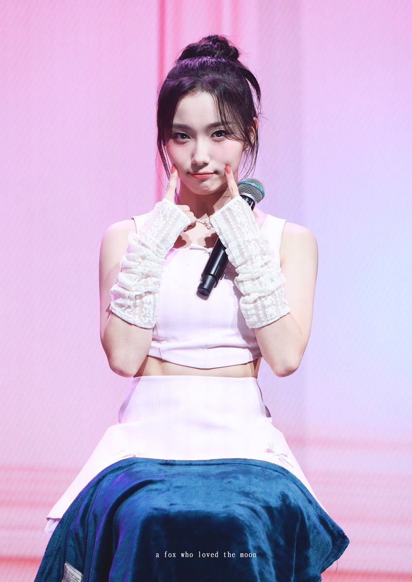 moonNfox_'s tweet photo. 230925 Galileo Showcase HQ

Excuse me, I like you
我喜欢你的所有
喜欢你那些天真的相信世界
偶尔勇敢 偶尔胆怯
偶尔会小任性 发发脾气 Yeah

#서영은 #SEOYOUNGEUN #ヨンウン #영은 #YOUNGEUN #ソヨンウン #徐永恩 https://t.co/kND3x4qjcy